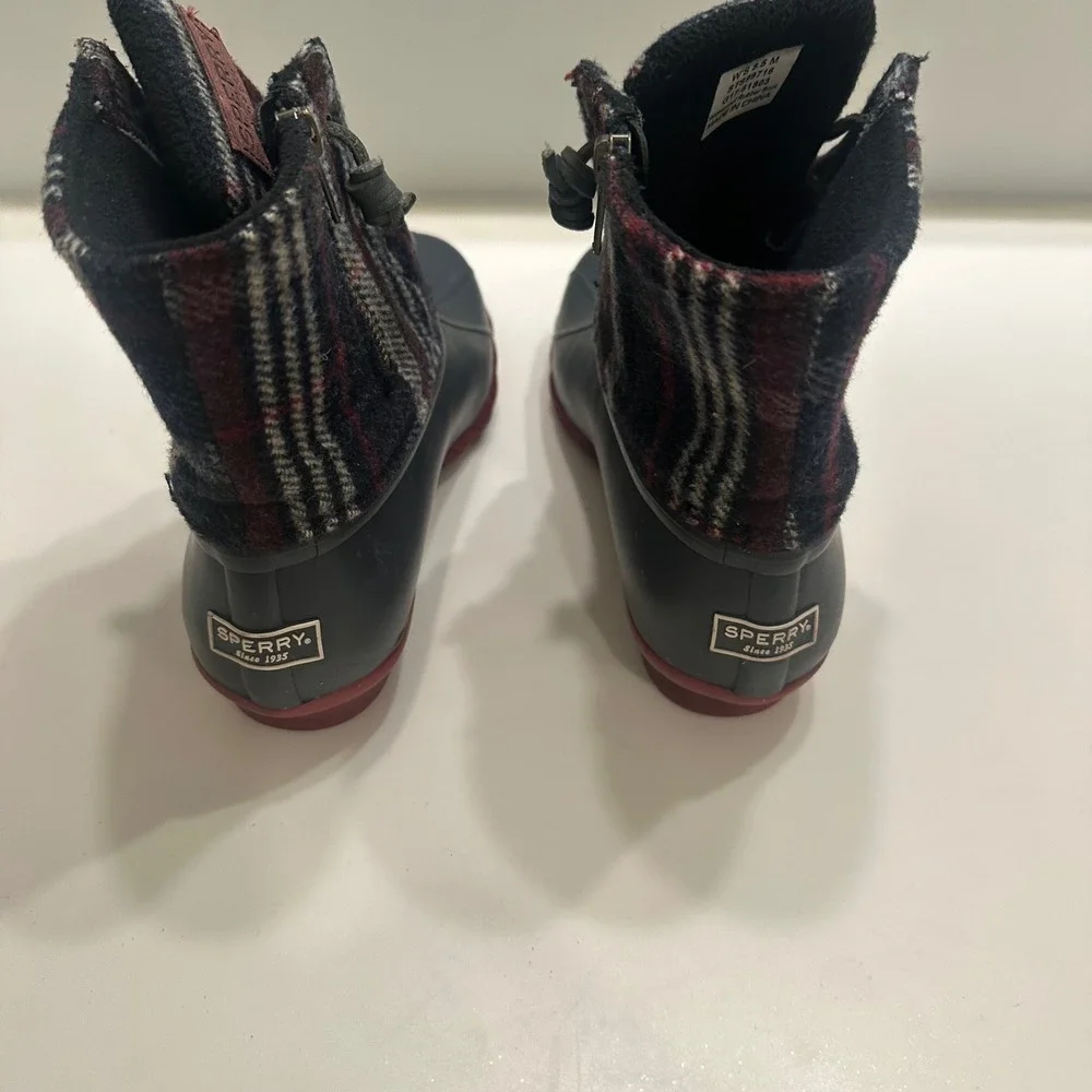 Sperry Saltwater Duck Boots Womens 8.5 Navy Red Plaid Waterproof STS99716